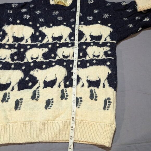 Simply Splendid Blue and White Polar Bear Crewneck Sweater Size S/M - Picture 5 of 7